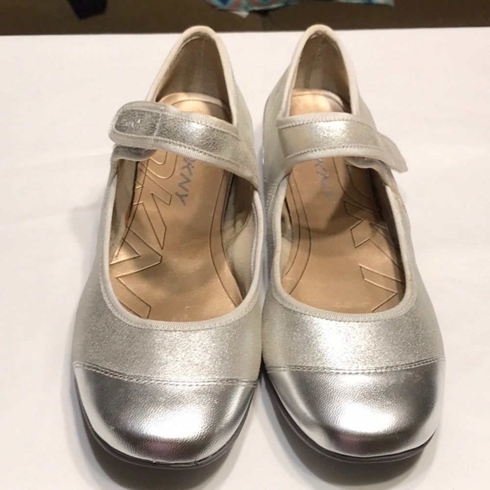 Silver Donna Karan shoes are all NEW! 🌟
